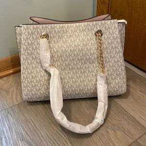 Michael Kors Teagan Large Logo Shoulder Bag